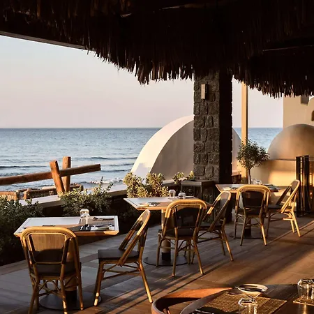度假村 Sea Breeze Santorini Resort, Curio By Hilton Agios Georgios (Santorini)