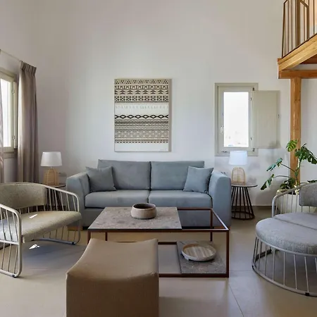 Sea Breeze Santorini Resort, Curio By Hilton Θέρετρο