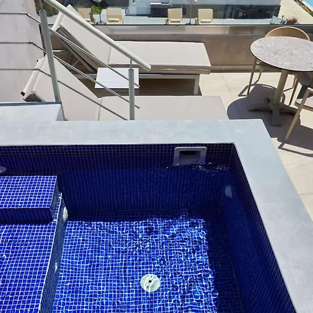 Sea Breeze Santorini Resort, Curio By Hilton Θέρετρο Agios Georgios (Santorini)