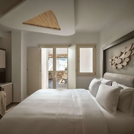 Θέρετρο Sea Breeze Santorini Resort, Curio By Hilton Agios Georgios (Santorini)