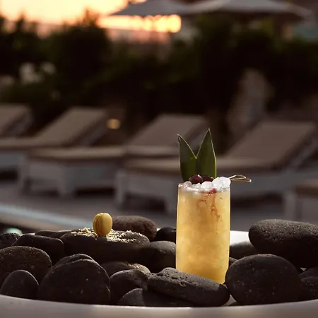 Sea Breeze Santorini Resort, Curio By Hilton Θέρετρο