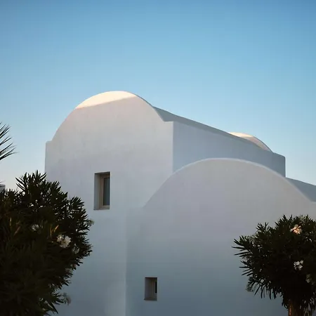 Θέρετρο Sea Breeze Santorini Resort, Curio By Hilton 5*